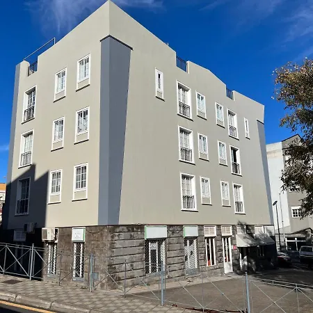 Deluxe 5 Apartment *